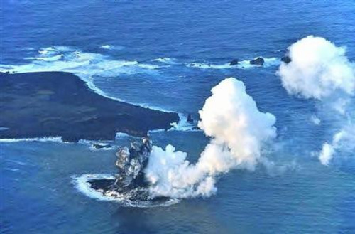 日本专家称日本因火山出现新岛或为8级地震征兆