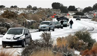感恩节将至美国遭暴风雪袭击已致13人死亡(图)