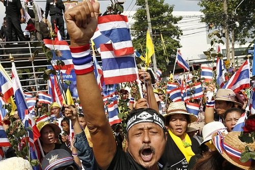泰国反政府抗议不断升级抗议者号召全国响应