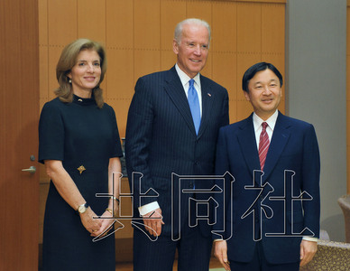 日本皇太子与拜登座谈感谢美对大地震援助(图)