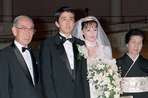 安倍夫人称与丈夫关系糟媒体猜测2014年或离婚