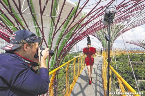 新加坡将迎“高空时装秀”模特空中走道走猫步