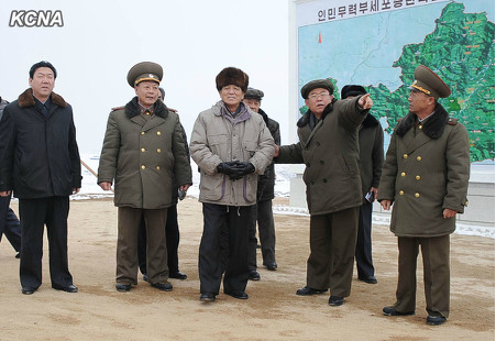 朝鲜总理考察畜产基地要求建设世界一流基地