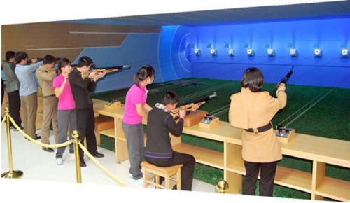 朝鲜新建现代化健身房射击场人气最旺(组图)