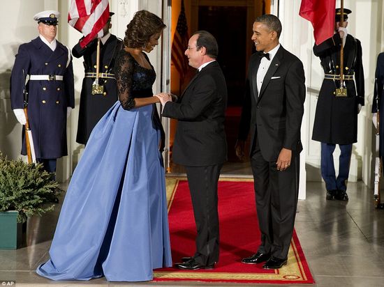 奥巴马夫人出席国宴身穿法式礼服典雅大气（图）