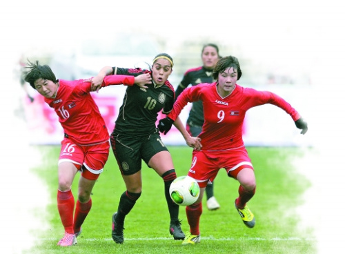 ���س���Ů�������������ȫ�ӽ���һ���ֻ�