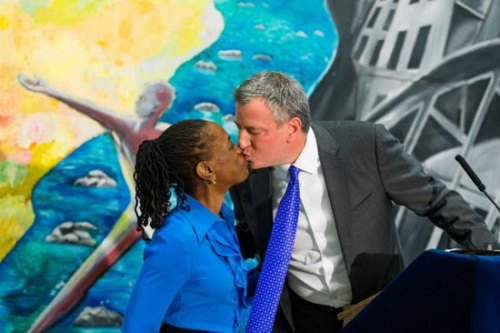 ŦԼ���г���������Ƶ����ʾ������Ϊ�����ơ�