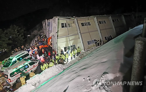 韩国度假村坍塌10人遇难124人伤被疑偷工减料