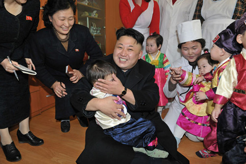 金正恩视察夏令营改建要求问心无愧交给后代