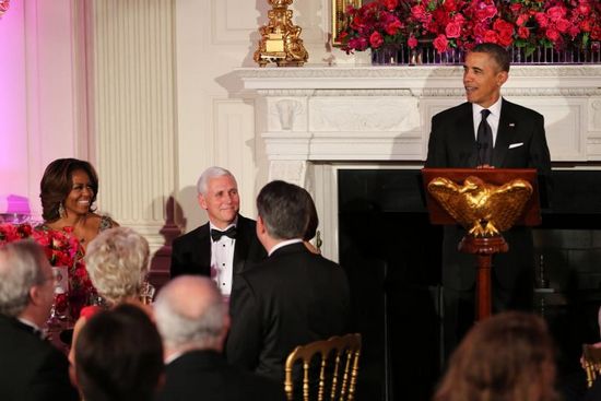 奥巴马设晚宴招待全美州长吁共创经济繁荣(图)