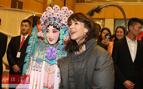 福布斯:更多中国人选择网上看春晚