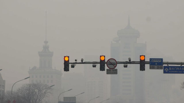 雾霾遍布七分之一中国国土外媒称“空气末日”
