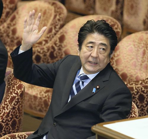 参拜靖国神社影响未消安倍称将努力“弥补”
