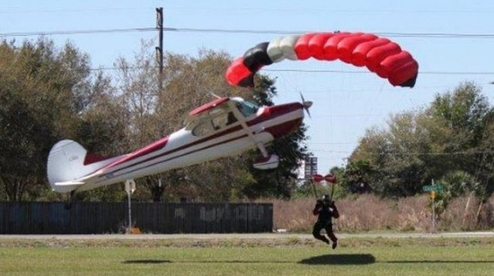 87���ϲ��ݷɻ���½��ײ��ɡ�о��漣������ͼ��