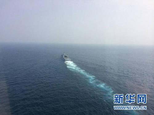 井冈山舰抵达失联海域与绵阳舰组成编队展开搜救