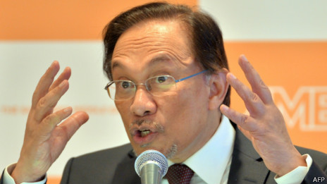马来西亚反对党领袖谴责针对失联航班机长揣测