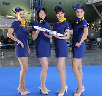 天马航空超短裙制服遭日本千名空乘集体炮轰