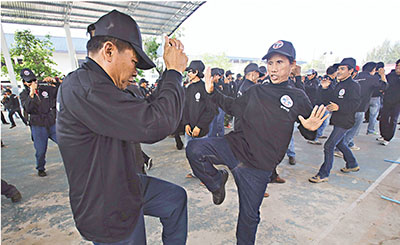 泰国50万红衫军将赴曼谷集会声援英拉恐引冲突