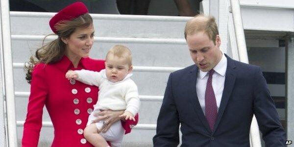 英乔治小王子首随父母出访在新西兰人气高(图)