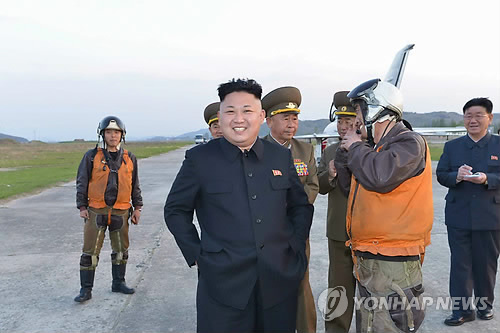 韩媒:金正恩指导朝鲜空军训练或针对韩美军演