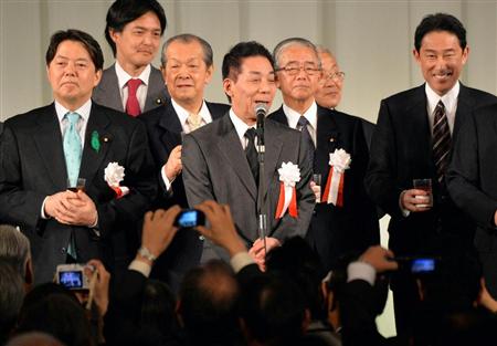 安倍执意解禁自卫权引发自民党多名前高官批判