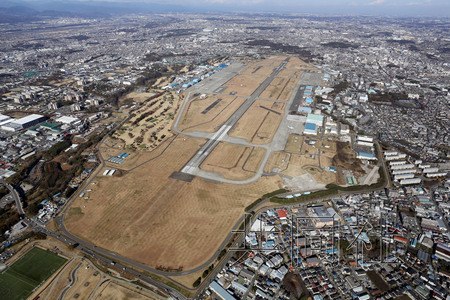 日本厚木基地“噪音案”裁定自卫队飞机夜间停飞