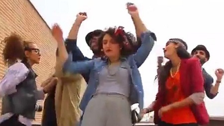 伊朗青年上传自制MV遭逮捕鲁哈尼发推特表不满