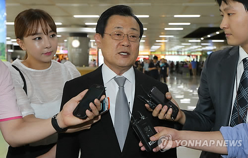 韩国情院院长提名人就曾卷入“非法资金门”道歉