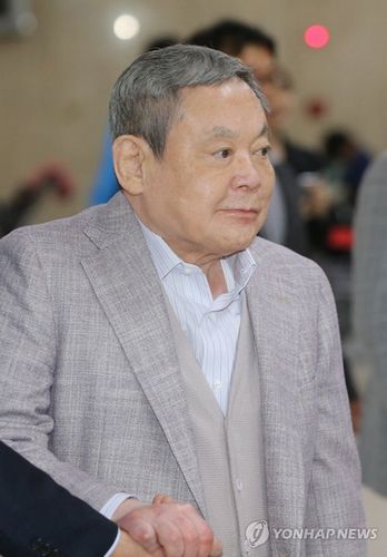 韩国三星会长李健熙病情仍较重无法与人交流