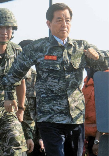 韩国新防长刚上任即访延坪岛称系朝韩对峙要地