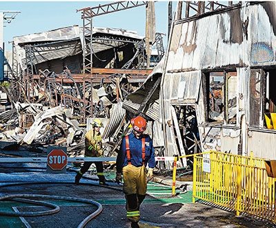 游悉尼住货柜“旅舍”15名日韩青年险烧死(图)