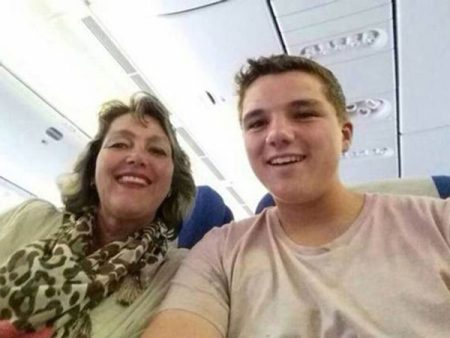 荷兰足球门将命丧马航空难与母机上合影成绝照