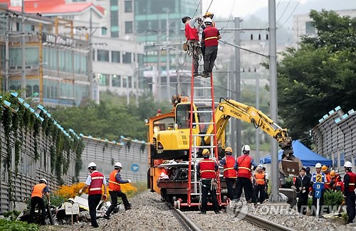 韩撞车1死83伤或因司机看错信号灯已恢复运行