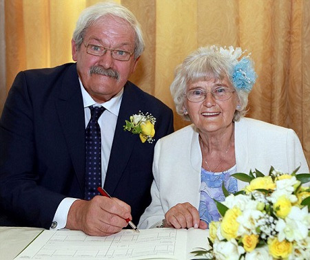 情侣订婚42年后举行婚礼称不想匆忙结婚(图)