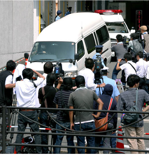 �ձ�һŮ�������ơ�������ɱ�ˡ�ɱ��ͬ��ͬѧ