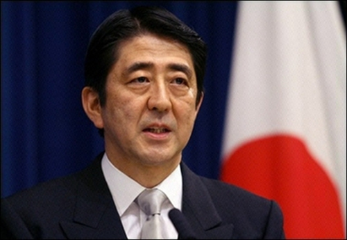 安倍宣布9月第一周改组内阁执政联盟响应