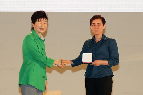 伊朗女性获数学界诺贝尔奖系首位女性获奖者