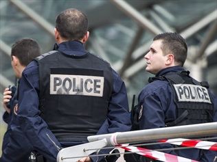 失业女子48小时内报警637次因骚扰警方被判刑