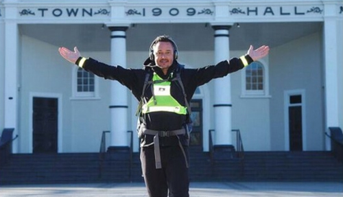 一男子为减肥徒步1500公里纵穿跨越新西兰(图)