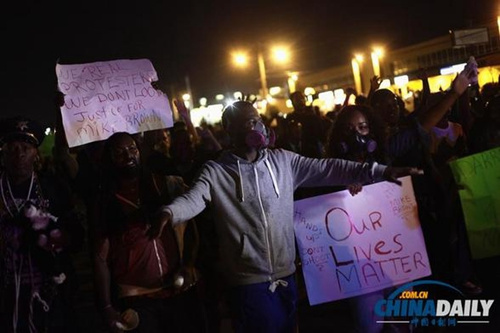 美国近期骚乱升温评论指其种族问题任重道远