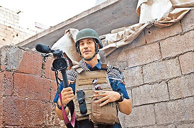 美国被斩首记者曾遭绑架44天同事赞其勇敢