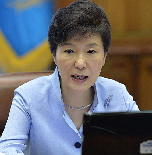 朴槿惠敦促国会尽早处理经济民生核心法案图