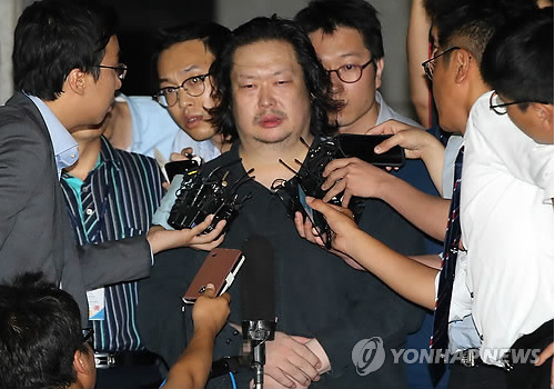 韩沉船船主长子贪污案开审否认部分犯罪事实