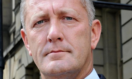 英小镇纵容儿童性侵16年涉事官员“难辞其咎”