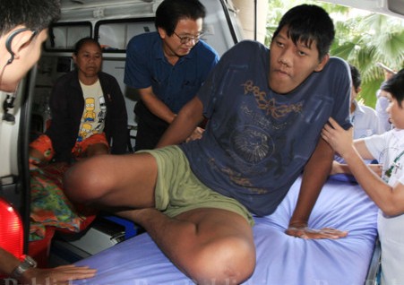 “高处”不胜寒:揭秘世界高人们的真实生活(图)(4)