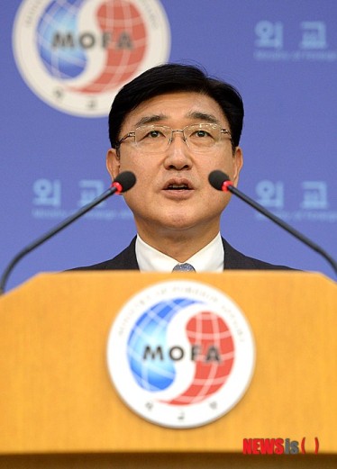 韩政府谴责安倍赞美二战战犯:试图摆脱战后体制