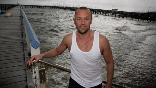 �Ľ������Ӣ������Ͽʱ��Ӣ������Ϊ�Ƿ�����