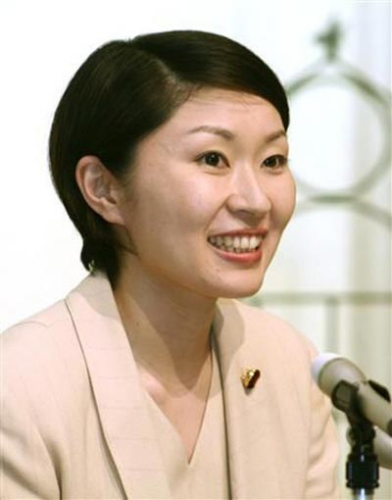 安倍或起用小渊惠三之女出任自民党干事长(图)