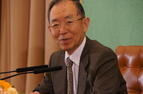 �ձ�ǰפ����ʹ�����չ�ϵ���շ��о�����Ҫ�ϰ�