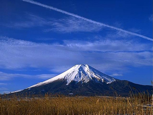 富士山部分登山道现大量污物专家指管理存问题